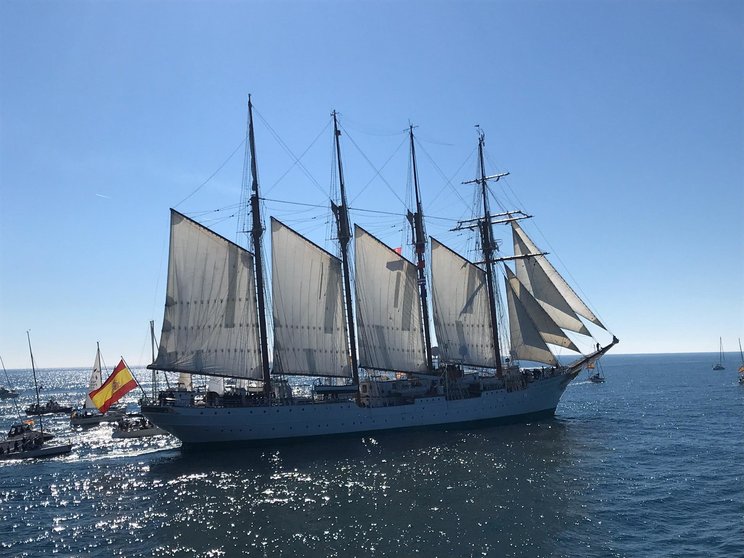 Despedida del buque en la Bahía de Cádiz - Blanca M. Mackinlay