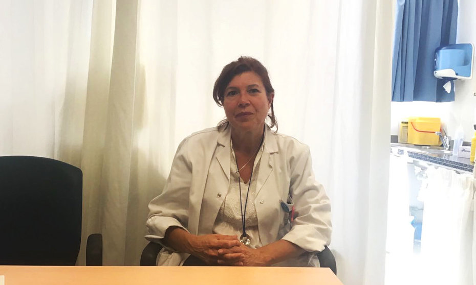 La sexóloga y enfermera M.ª del Carmen Jurado Luque en su despacho del hospital Reina Sofía de Córdoba | Álvaro Toro Labrador
