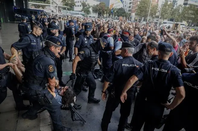 POLICÍA