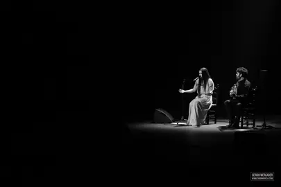 Rosal&iacute;a cantando en Torrevieja, foto: Sergio Mercader