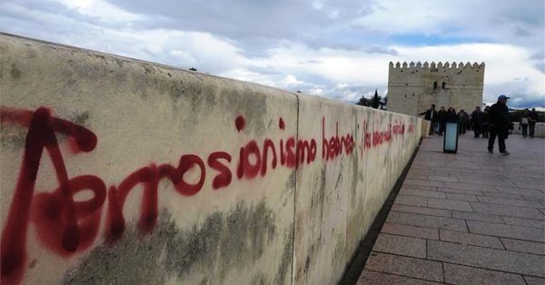 Puente Romano de Córdoba pintado - Fuente Diario Córdoba, Ana Romero. 28/10/2018.