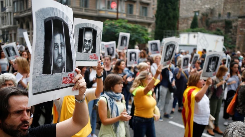 ciudadanos catalanes independentistan protestan en las calles
