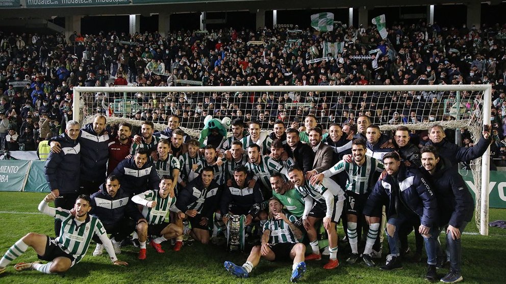 La afición del Córdoba CF celebrando el triunfo