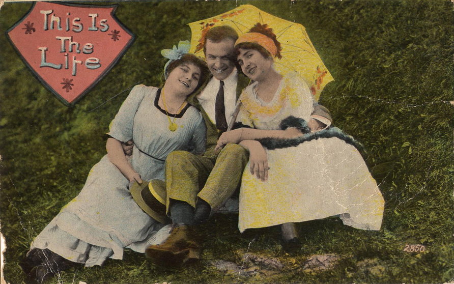 By None credited. - Postcard in my own collection, scanned by me. No listing of publisher nor any other credits on the card., Public Domain, https://commons.wikimedia.org/w/index.php?curid=3109597