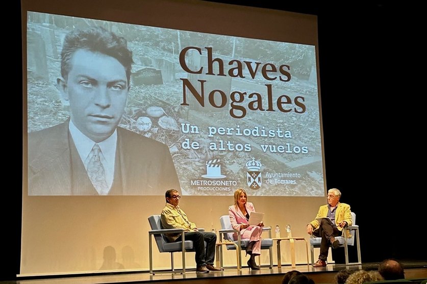 Francisco Robles, Lola Chaves y Manuel Molina. María López.