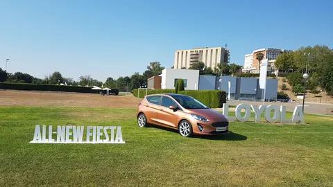 Ford Fiesta expuesto en universidad Loyola C&oacute;rdoba