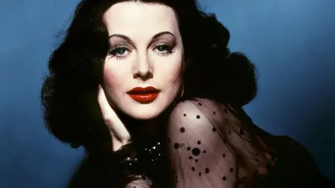 diane-kruger-miniserie-hedy-lamarr-2-kr2B--1240x698@abc