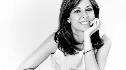 -CONTRA MARA TORRES nines minguez SIN FONDO