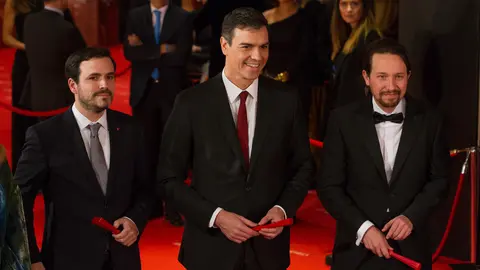 Premios_Goya_2018_-_Alberto_Garz&oacute;n,_Pedro_S&aacute;nchez_y_Pablo_Iglesias_02