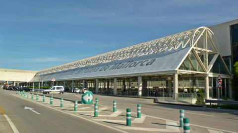 Aeropuerto de Palma de Mallorca. Wikipedia