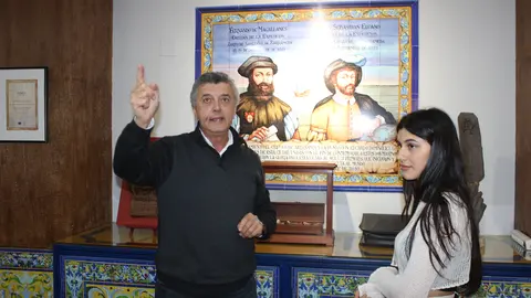 Entrevista a Enrique Rom&aacute;n en el C&iacute;rculo de Artesanos de Sanl&uacute;car de Barrameda.