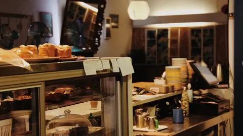 <p>Lalita Caf&eacute;</p>
