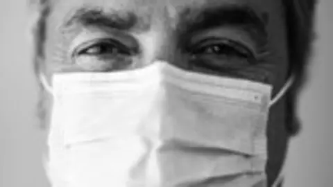 Jos&eacute; Miguel P&eacute;rez Villares, m&eacute;dico
