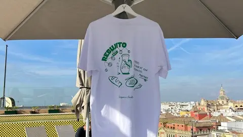 Camiseta exclusiva dise&ntilde;ada por Bumpers para el evento de Sevilla. Imagen_Esperanza Molina