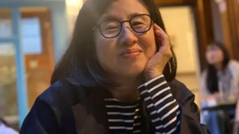 Sunme Yoon en una cafeter&iacute;a de Se&uacute;l. Imagen cedida por la entrevistada