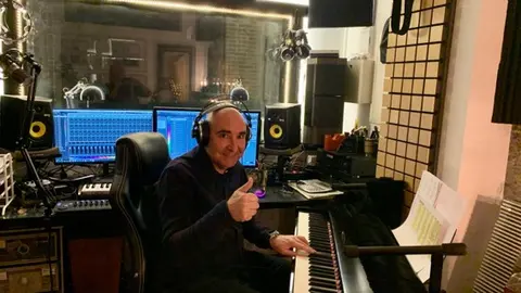 "El equilibrio está en no olvidar de dónde viene esta música”