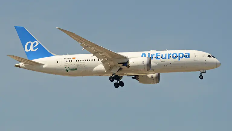 Boeing_787-8_&lsquo;EC-MIG&rsquo;_Air_Europa_(27188864746)