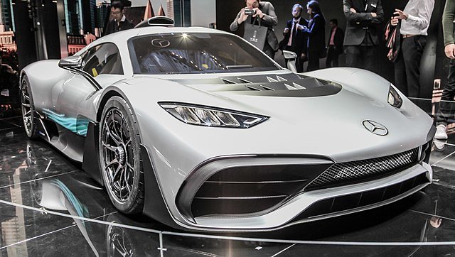  El Mercedes AMG Project One deriva directamente de la F1, un superdeportivo eléctrico.