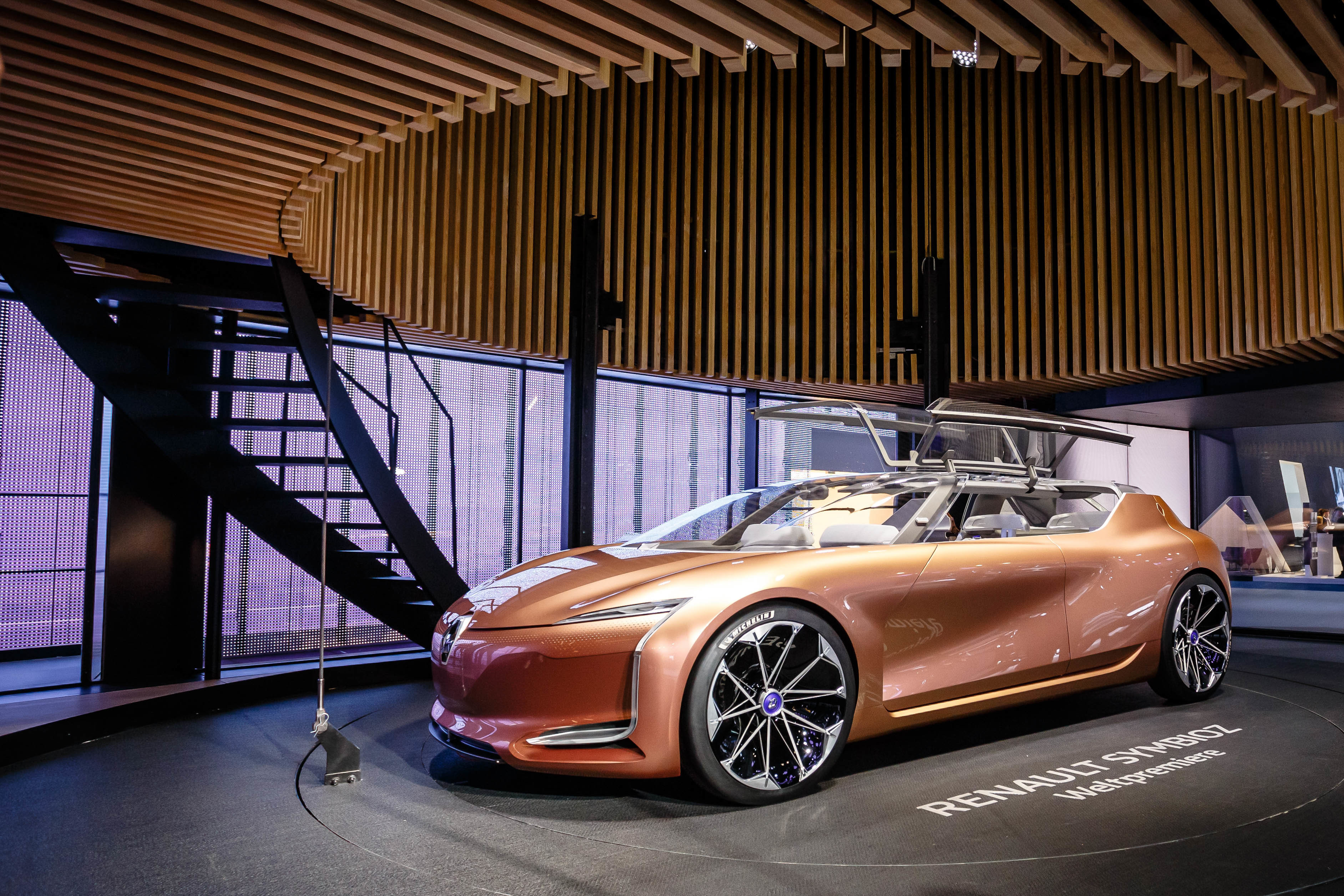 Renault Symbioz con techo de cristal.