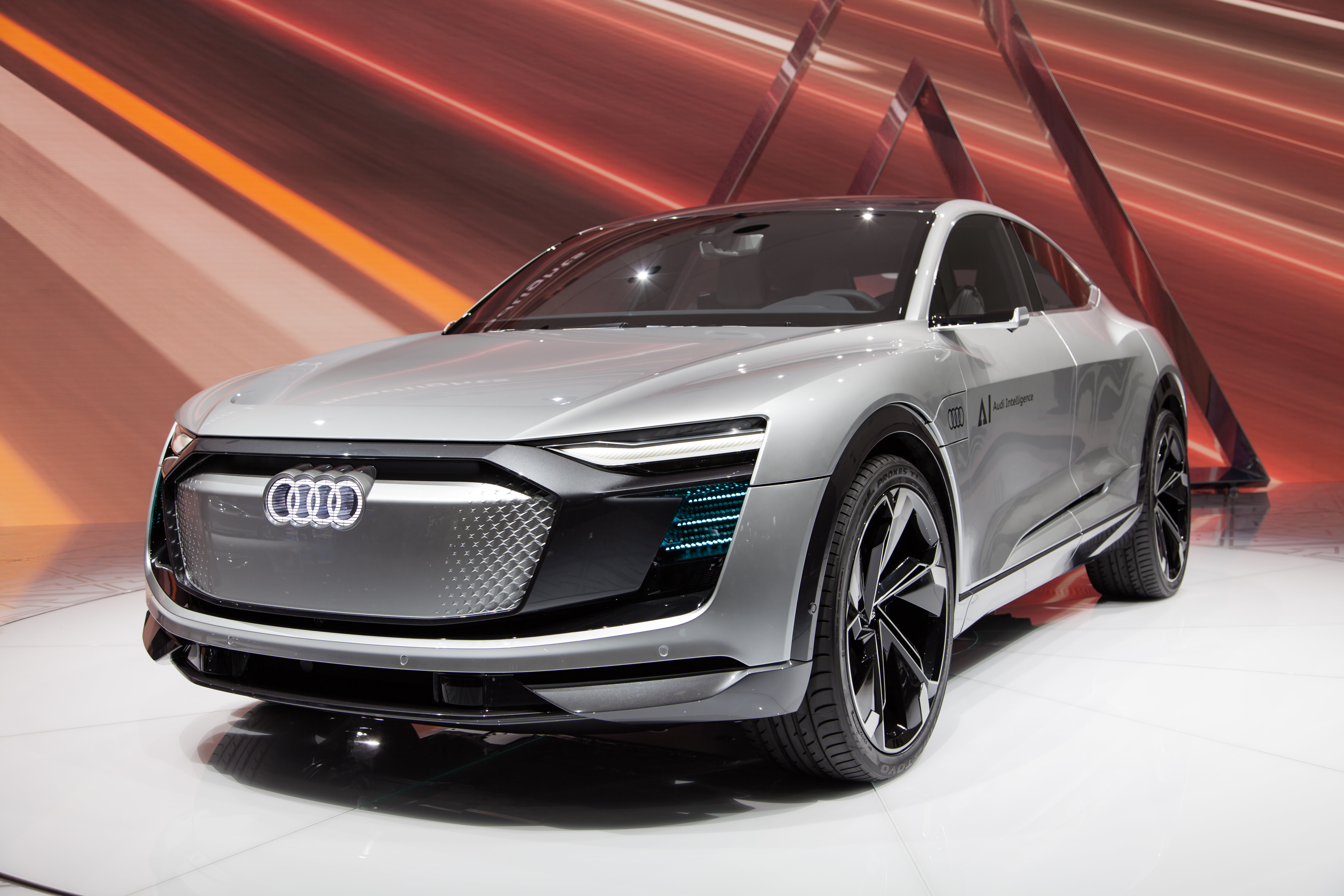 El Audi Elaine a pesar de ser un concept car no se aleja de la linea que tienen muchos vehículos actuales.
