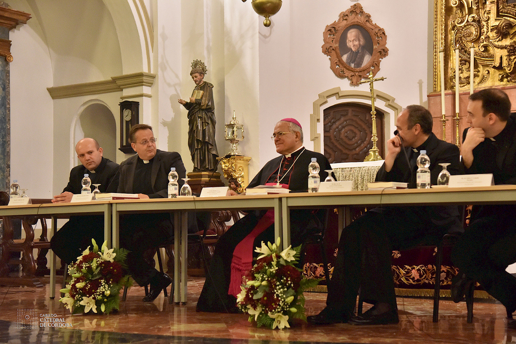 El Cabildo catedralicio en una reunión. Fuente: cabildocatedraldecordoba.es