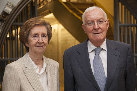 Margarita Salas junto a Víctor García De La Concha, Director del Instituto Cervantes