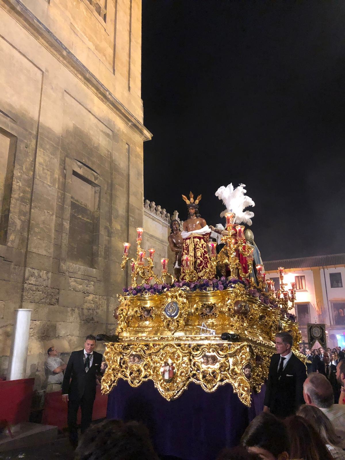 El gitano entrando en la Catedral