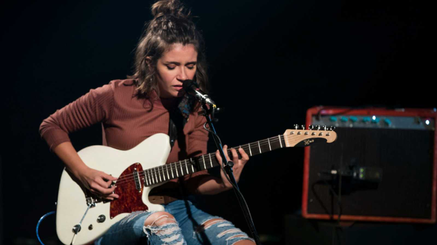 Carmen Boza ofreciendo un concierto para Radio 3