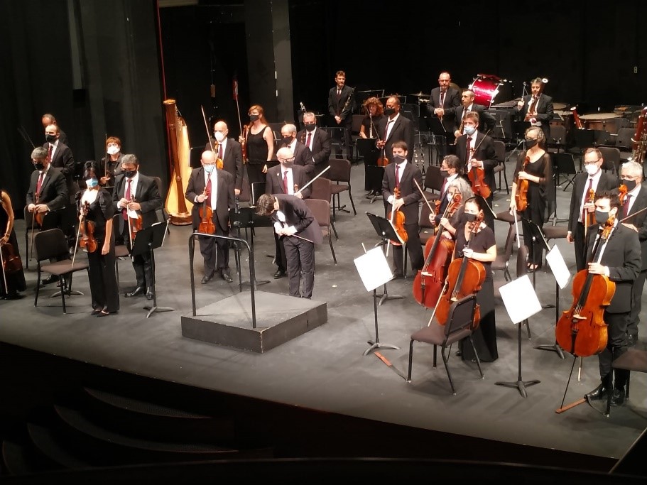 Cierre del espectáculo de la Orquesta de Córdoba. Fotografía: Natalia Gaviño