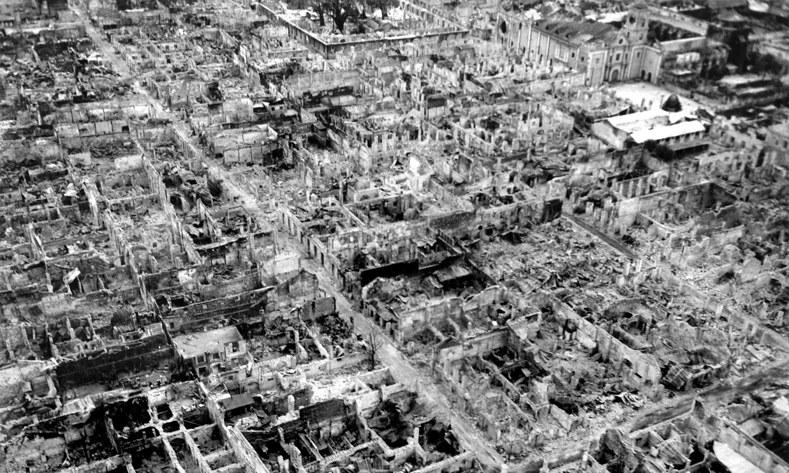 Manila destruida tras la retirada japonesa