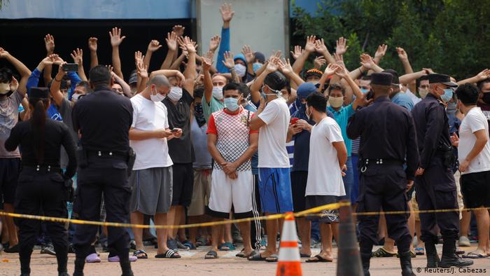 Albergues salvadoreños son focos de contagio de COVID-19
