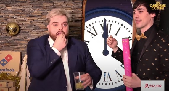 El streamer Ibai en directo en Twitch durante el minuto de oro de las campanadas. Vía Youtube.