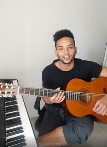 La boyband Unique ensayando en directo durante la cuarentena. Vía Instagram. 2
