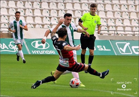 Partido Córdoba B contra Puente Genil, el debut de Pedro López Salinas en tercera de división (octubre de 2020) - Nacho Zafra Photography