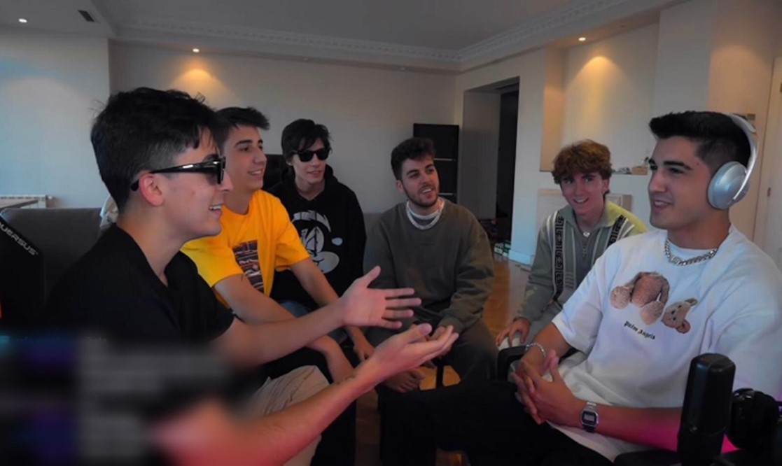 Captura de un directo de Goorgo con todos los miembros del grupo