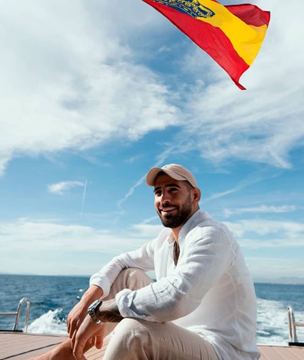 Topuria bajo la bandera española