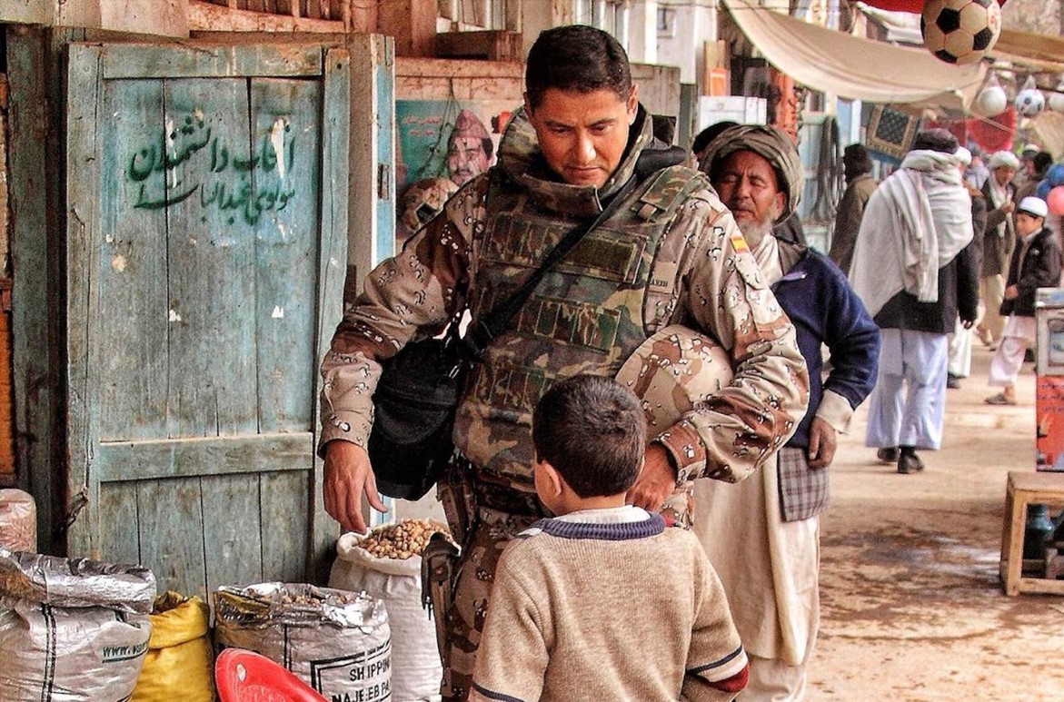 Eduardo Insignares, médico militar, en Afganistán. Foto_ cedida por Eduardo Insignares