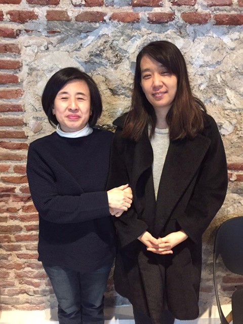 Sunme Yoon y Han Kang en 2017 en España con motivo de la presentación de la obra_Actos humanos.