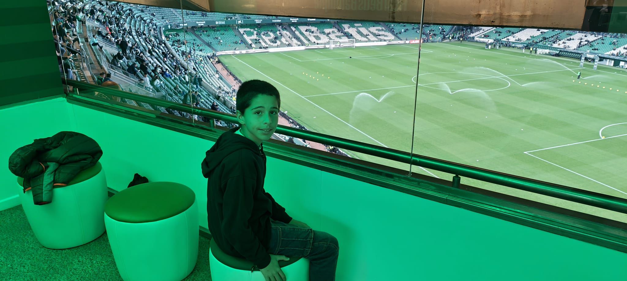 Antonio en la sala sensorial en el Benito Villamarín en febrero de 2024. Imagen cedida por el RBB