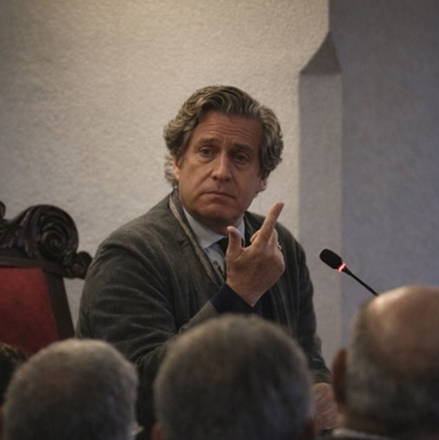 El filósofo Javier Gomá durante su intervención en la Real Academia Sevillana de Buenas Letras. Imagen: Mario Fernández.