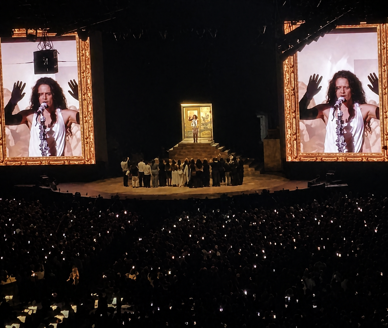 Rosalía en el Palau Sant Jordi en su gira LUX / Laura Sánchez-Matamoros Muñiz