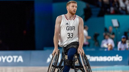 Ben Fox jugando en París 2024, con la Selección de Gran Bretaña_BBC